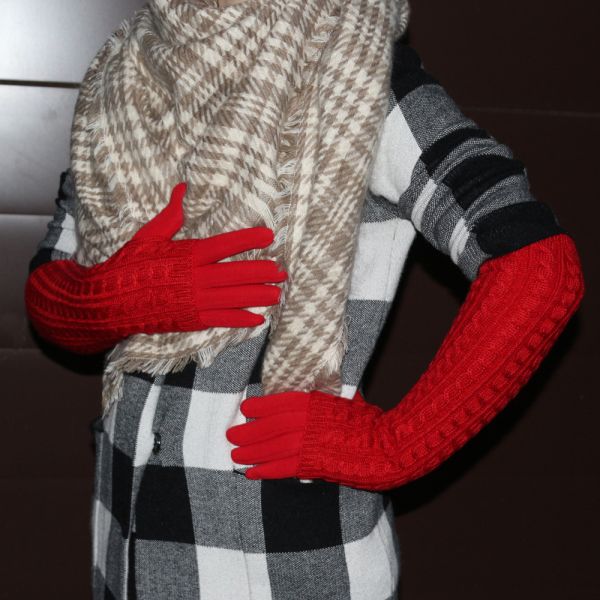 Long knitted gloves with mitts