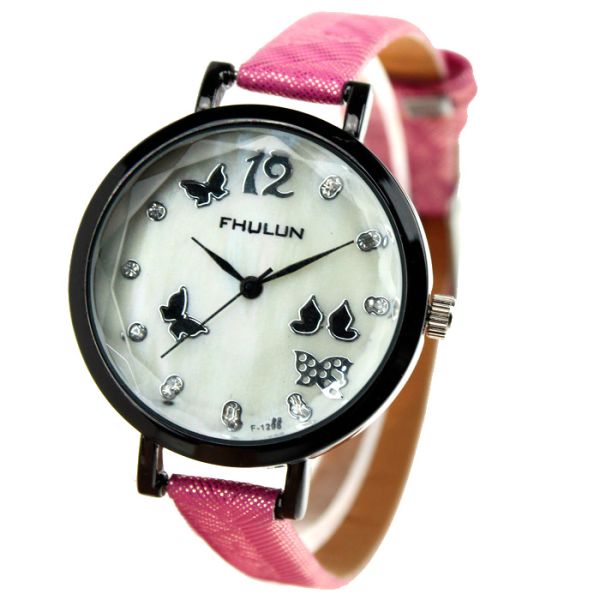 Sophisticated watch with shiny strap