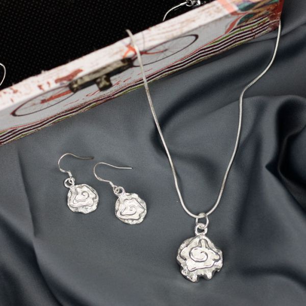 Set of earrings + pendant on a chain “Floral” in a gift box