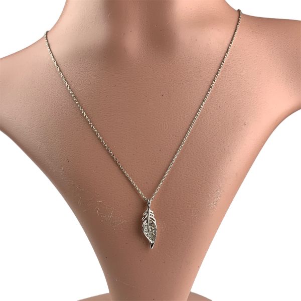 Pendant on a chain “Leaf”