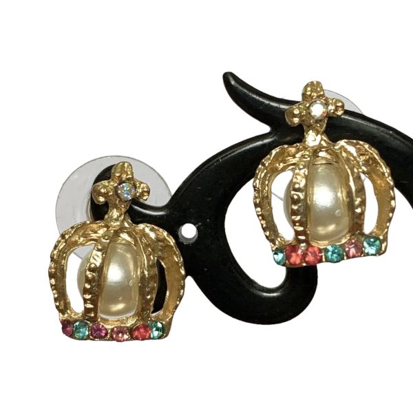 Crown stud earrings